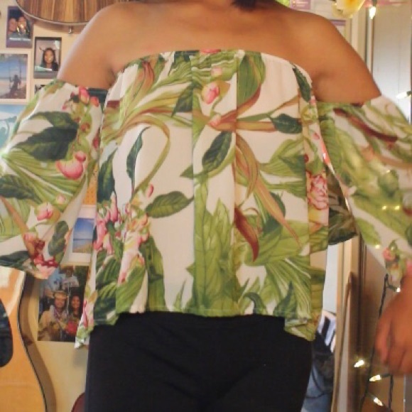 Floral Off The Shoulder Top - Picture 2 of 8